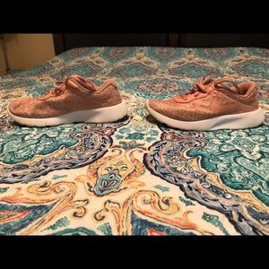 Girls Pink Leopard Nike’s